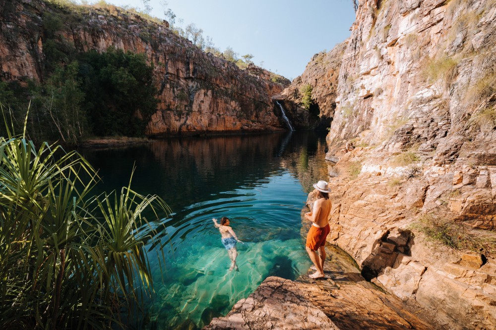 kakadu-waterfall-swimming